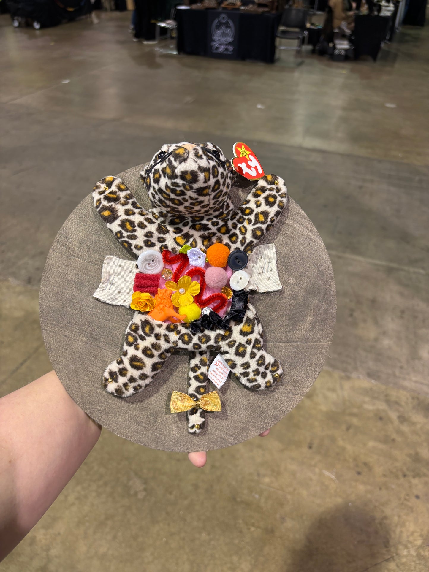 Leopard dissection gold bow